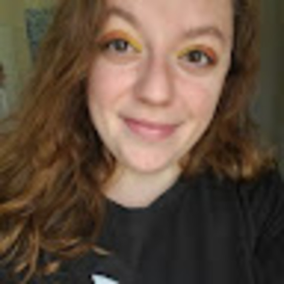 Meet your Posher, Laura - Picture 1 of 1